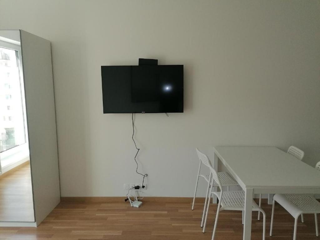 Brand New Two #23 With Free Parking In The Center * Praga