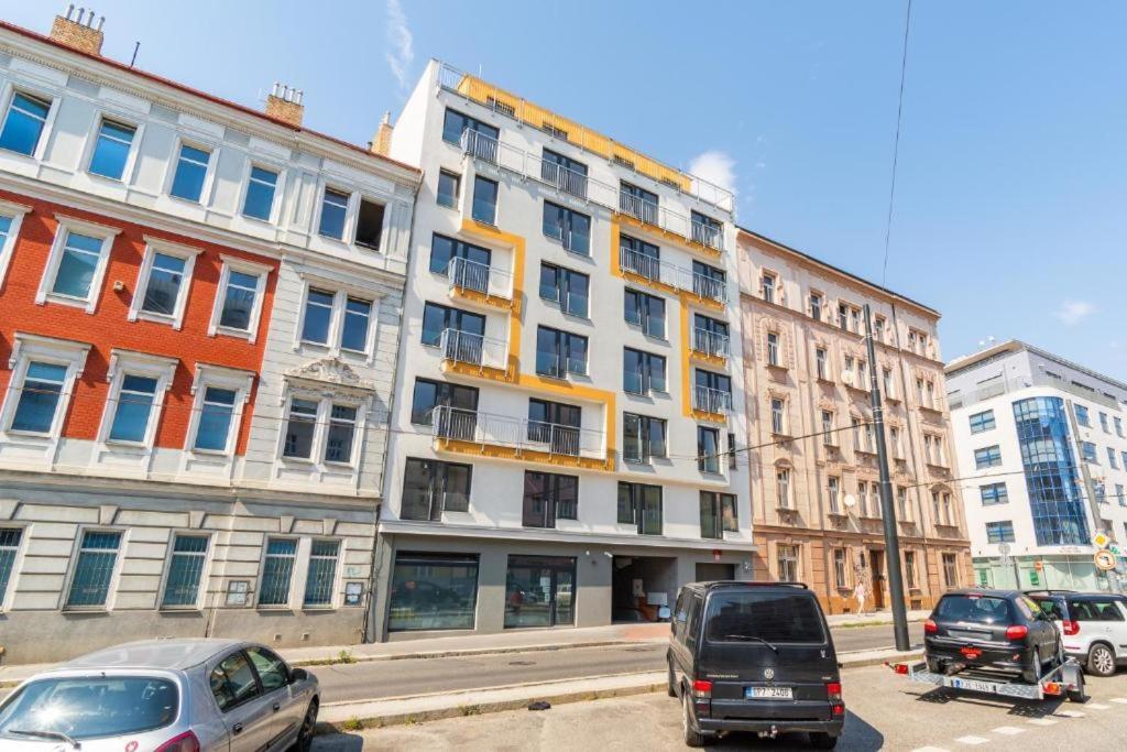 Brand New Two #23 With Free Parking In The Center Apartamento